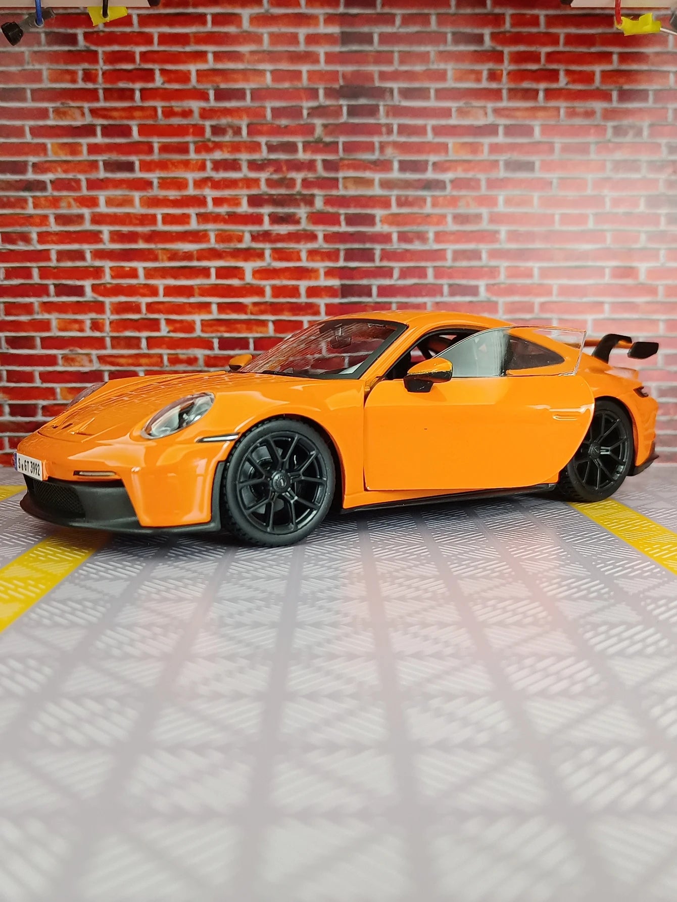 Bburago Porsche 911 GT3 1:24