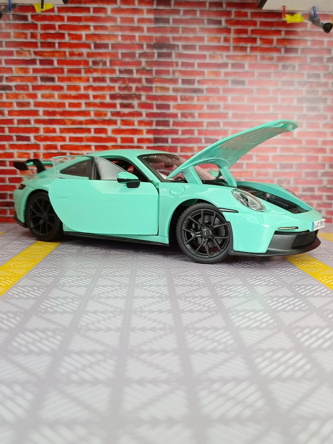 Bburago Porsche 911 GT3 1:24