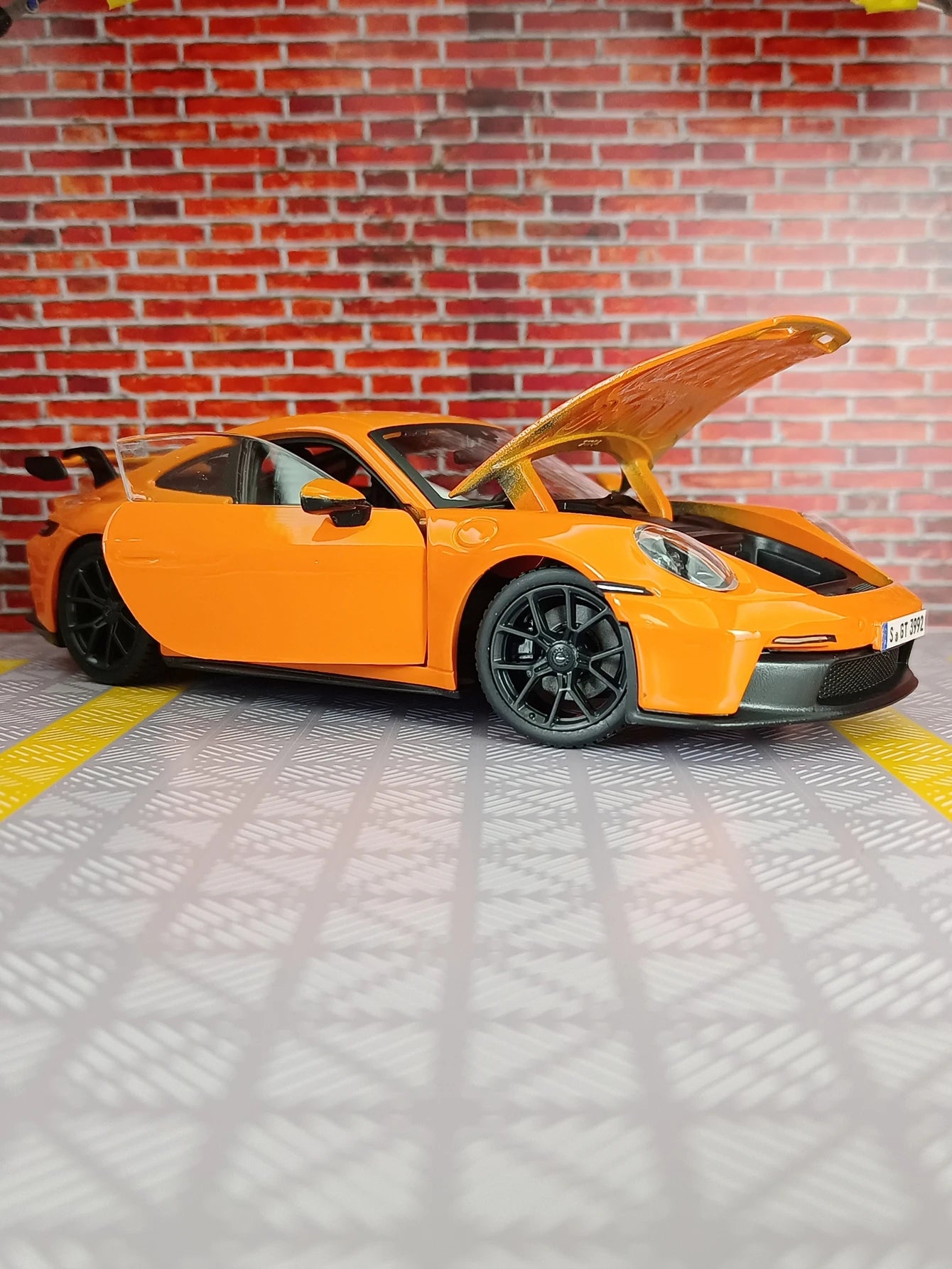 Bburago Porsche 911 GT3 1:24